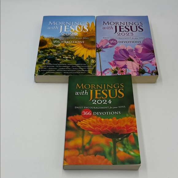 Mornings with Jesus Devotional Book Set 2022, 2023, 2024 - Picture 4 of 5